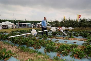 A demonstration of a low residue applicator